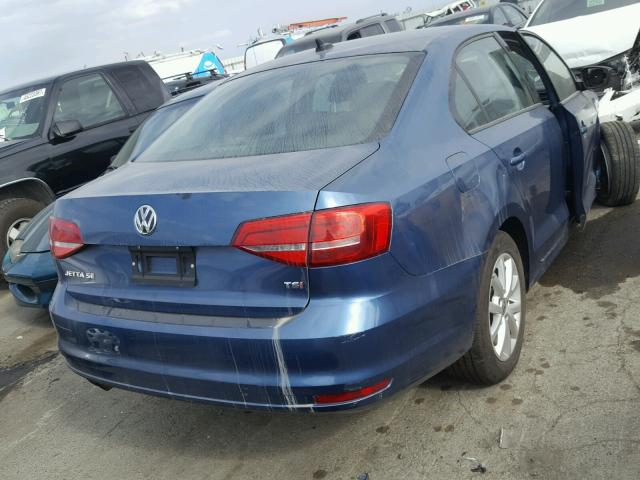 3VWD17AJ9FM246935 - 2015 VOLKSWAGEN JETTA SE BLUE photo 4