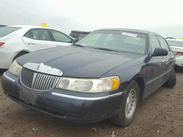 1LNHM81W0XY714551 - 1999 LINCOLN TOWN CAR E BLUE photo 2