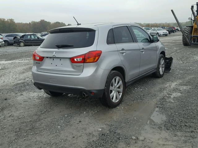 4A4AP4AU5FE037834 - 2015 MITSUBISHI OUTLANDER SILVER photo 4