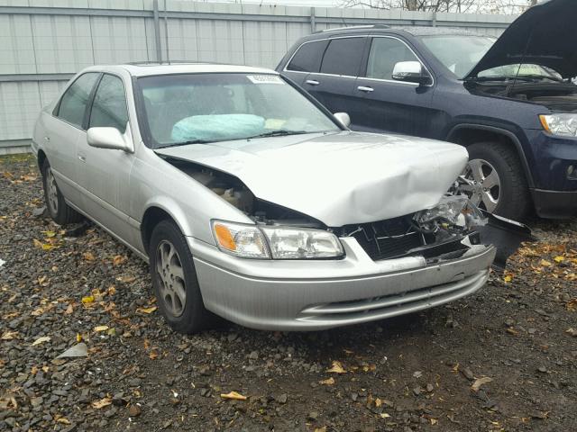 4T1BF28K7YU111721 - 2000 TOYOTA CAMRY SILVER photo 1