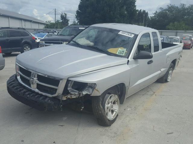 1D7HE32K28S515916 - 2008 DODGE DAKOTA SXT SILVER photo 2