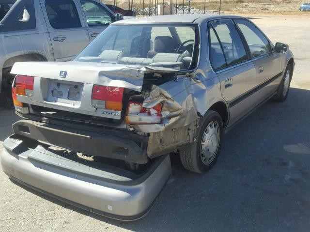 1HGCB7673PA039143 - 1993 HONDA ACCORD EX GOLD photo 4