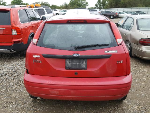 3FAFP31333R181945 - 2003 FORD FOCUS ZX3 RED photo 9