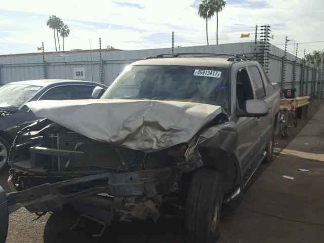 3GNEC13T82G353763 - 2002 CHEVROLET AVALANCHE GRAY photo 2