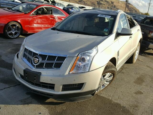 3GYFNAEY4BS570265 - 2011 CADILLAC SRX LUXURY GOLD photo 2