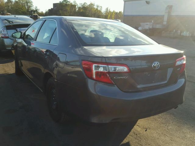 4T4BF1FK3DR309581 - 2013 TOYOTA CAMRY L GRAY photo 3