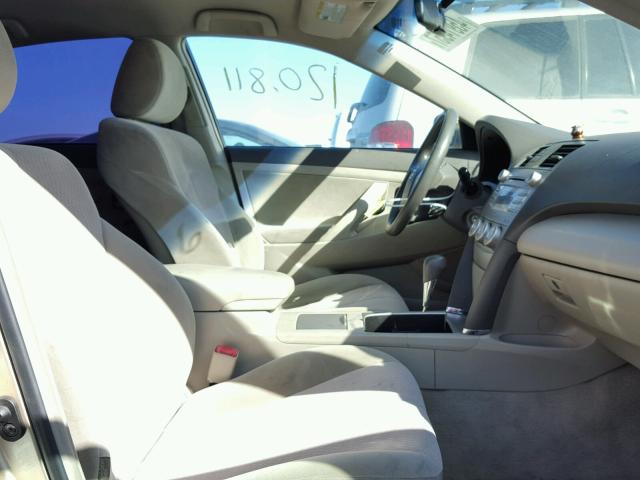 4T1BF3EK1AU023859 - 2010 TOYOTA CAMRY BASE ოქროსფერი ფოტო 5