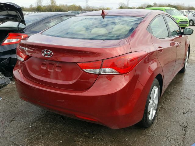 5NPDH4AE1DH377702 - 2013 HYUNDAI ELANTRA GL RED photo 4