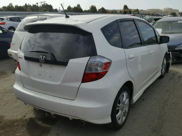 JHMGE88489S060372 - 2009 HONDA FIT SPORT WHITE photo 4