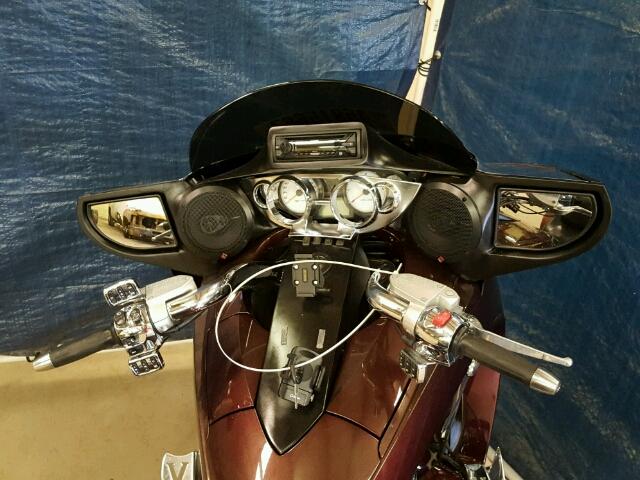 5VPSD36D093001686 - 2009 VICTORY MOTORCYCLES VISION TOU MAROON photo 5