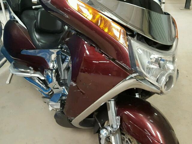 5VPSD36D093001686 - 2009 VICTORY MOTORCYCLES VISION TOU MAROON photo 9