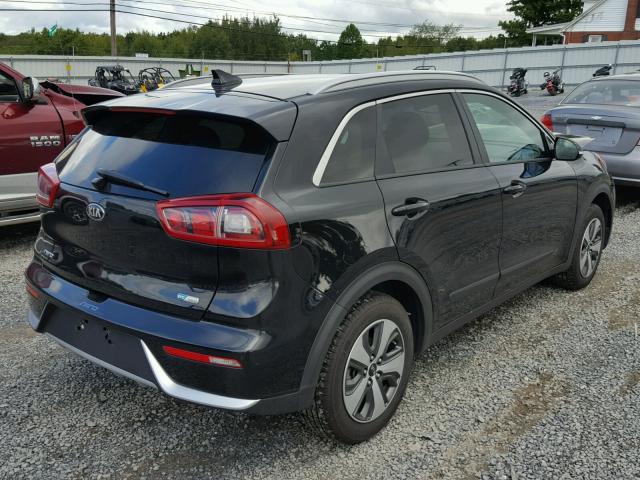 KNDCC3LC0H5087537 - 2017 KIA NIRO EX BLACK photo 4