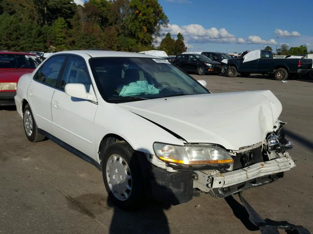 1HGCG56481A137667 - 2001 HONDA ACCORD LX WHITE photo 1