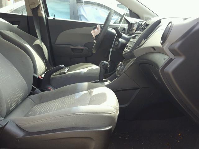 1G1JA5SH8D4120704 - 2013 CHEVROLET SONIC LS GRAY photo 5