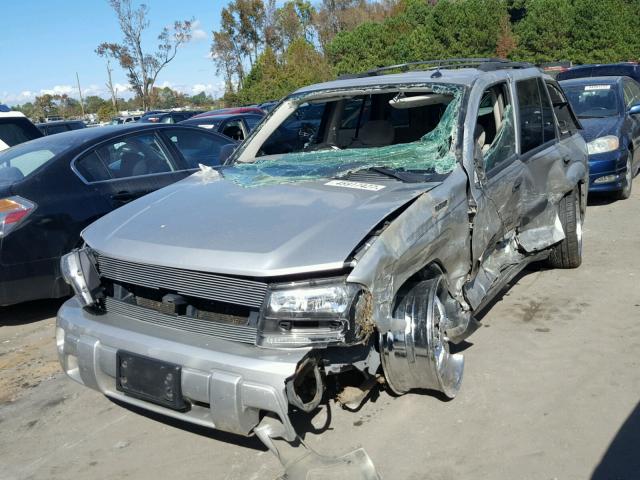 1GNDS13S852130240 - 2005 CHEVROLET TRAILBLAZE SILVER photo 2