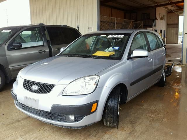 KNADE163666132502 - 2006 KIA RIO 5 SILVER photo 2