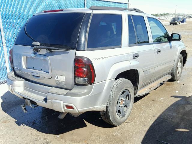 1GNDS13S372231964 - 2007 CHEVROLET TRAILBLAZE SILVER photo 4