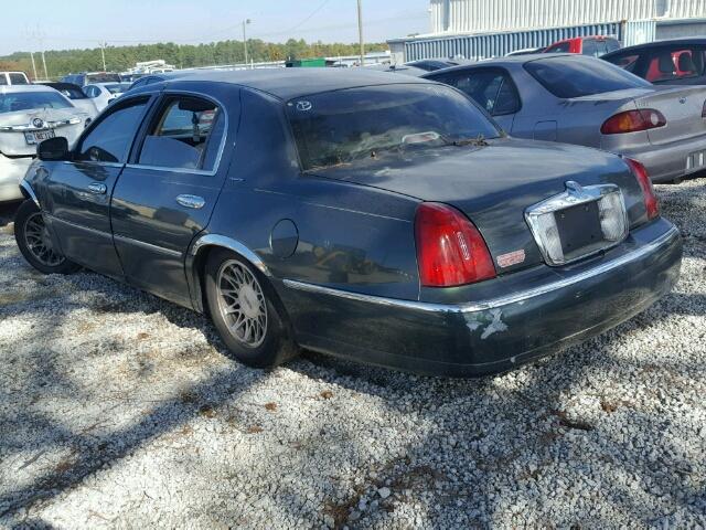 1LNHM82W0YY937849 - 2000 LINCOLN TOWN CAR S GREEN photo 3