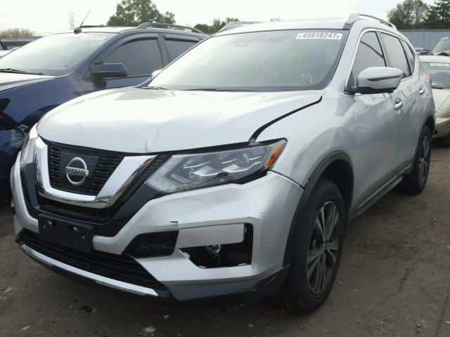 5N1AT2MV8HC838389 - 2017 NISSAN ROGUE SV SILVER photo 2