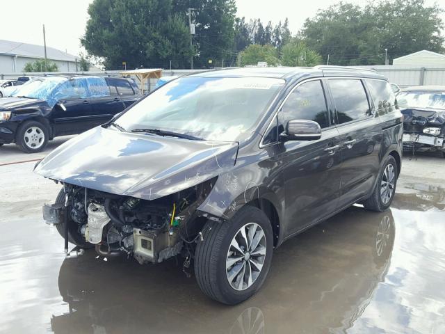 KNDMC5C11G6108418 - 2016 KIA SEDONA EX BROWN photo 2