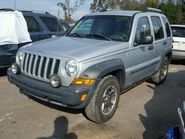 1J4GL38K66W204153 - 2006 JEEP LIBERTY RE SILVER photo 2
