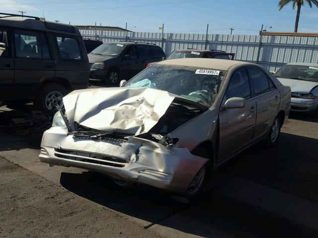 4T1BF32K02U016083 - 2002 TOYOTA CAMRY LE GOLD photo 2