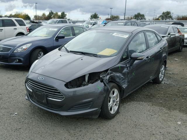 3FADP4BJ8FM105231 - 2015 FORD FIESTA SE GRAY photo 2