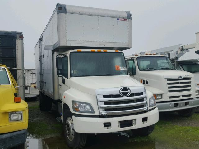 5PVNJ8JV0F4S59276 - 2015 HINO 258/268 WHITE photo 1