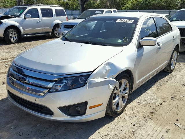 3FAHP0HA7CR103406 - 2012 FORD FUSION SE SILVER photo 2