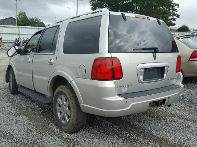 5LMFU28586LJ26844 - 2006 LINCOLN NAVIGATOR SILVER photo 3
