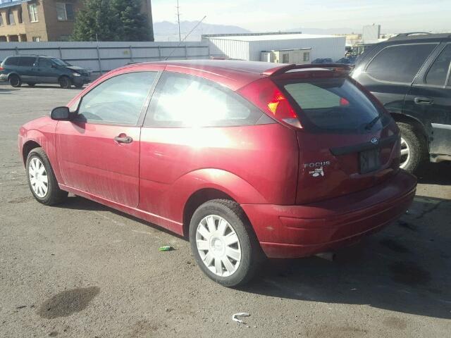 3FAFP31N25R115973 - 2005 FORD FOCUS ZX3 MAROON photo 3