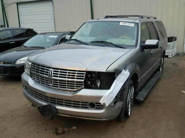 5LMFL28548LJ06130 - 2008 LINCOLN NAVIGATOR GRAY photo 2