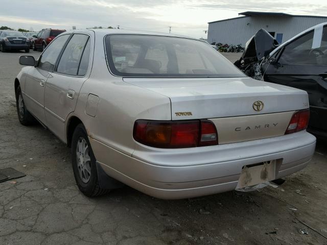 4T1SK13E6SU541061 - 1995 TOYOTA CAMRY XLE TAN photo 3