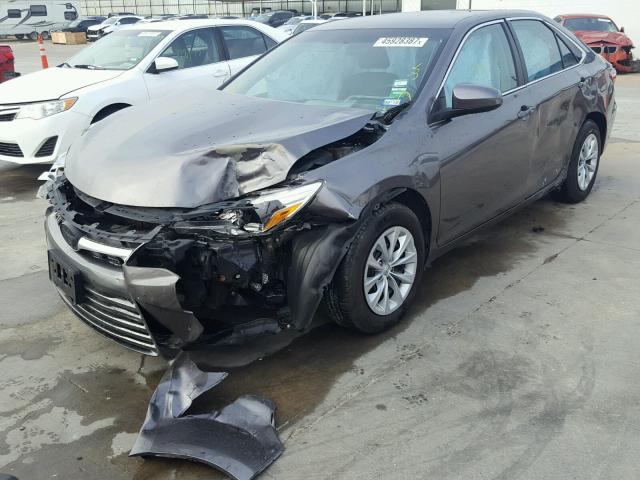 4T4BF1FK4GR584428 - 2016 TOYOTA CAMRY LE GRAY photo 2