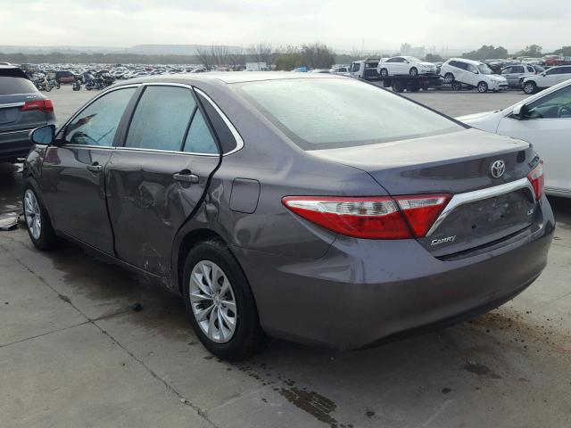 4T4BF1FK4GR584428 - 2016 TOYOTA CAMRY LE GRAY photo 3