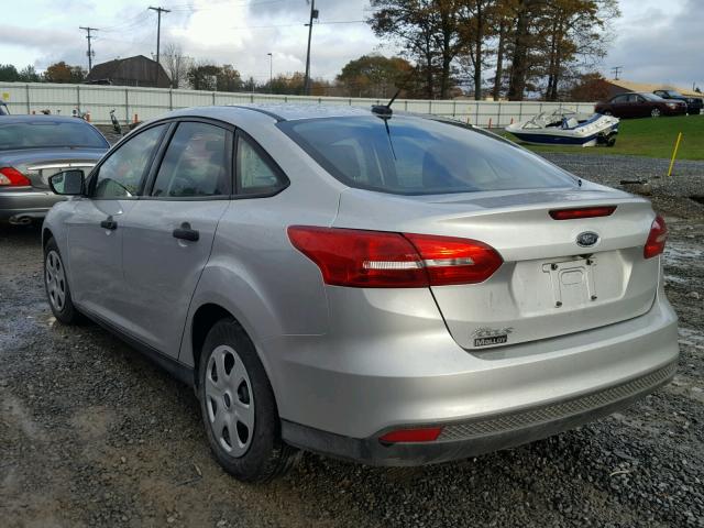 1FADP3E24HL323198 - 2017 FORD FOCUS S SILVER photo 3