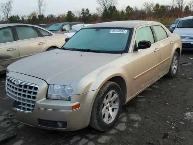 2C3KA53G26H400212 - 2006 CHRYSLER 300 TOURIN GOLD photo 2