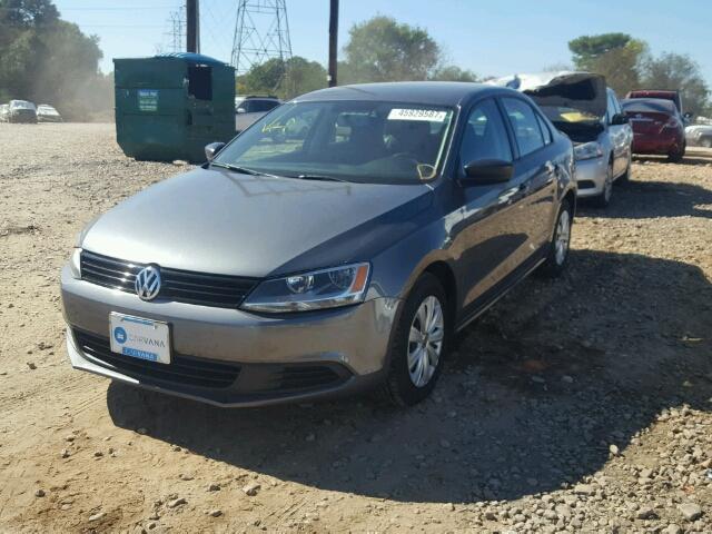 3VW2K7AJ8EM328139 - 2014 VOLKSWAGEN JETTA BASE GRAY photo 2