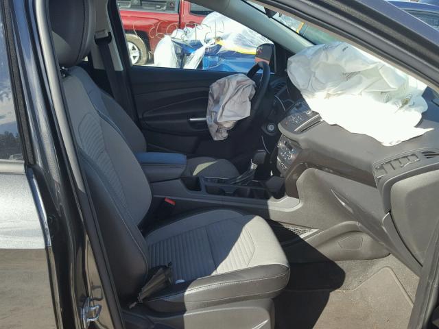 1FMCU9GD9HUC70052 - 2017 FORD ESCAPE SE 灰色 照片 5