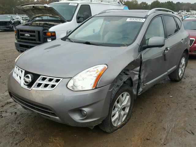 JN8AS5MT7DW512734 - 2013 NISSAN ROGUE S SILVER photo 2