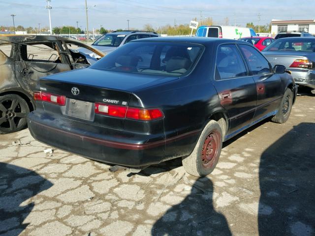 4T1BG22KXVU005880 - 1997 TOYOTA CAMRY CE BLACK photo 4