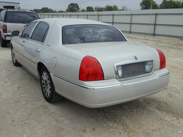 1LNHM81V77Y627656 - 2007 LINCOLN TOWN CAR S CREAM photo 3