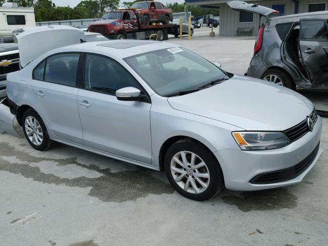 3VWDX7AJ3BM395348 - 2011 VOLKSWAGEN JETTA SE 灰色 照片 1