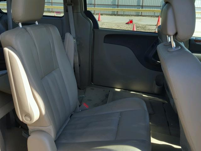 2C4RC1BG9GR156617 - 2016 CHRYSLER TOWN & COU TAN photo 6