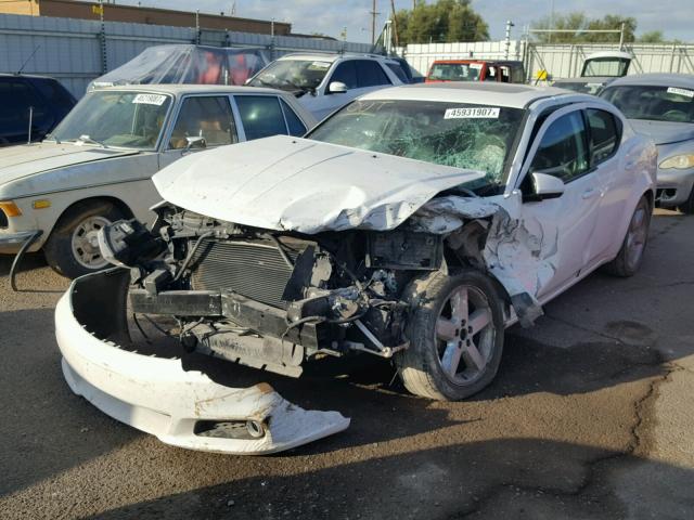 1B3BD2FG3BN578131 - 2011 DODGE AVENGER LU WHITE photo 2