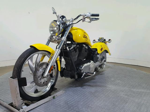 5VPGB16D833002639 - 2003 VICTORY MOTORCYCLES VEGAS YELLOW photo 4