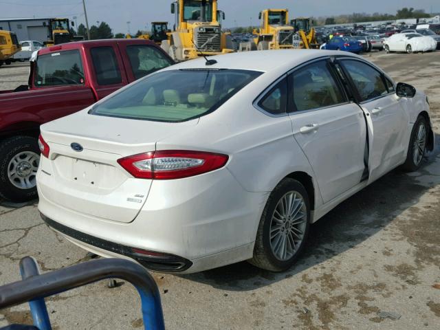 3FA6P0H93DR328954 - 2013 FORD FUSION SE WHITE photo 4