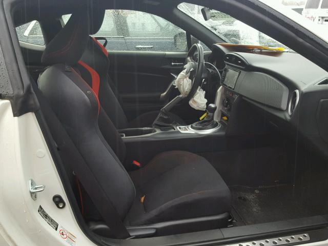 JF1ZNAA16G8708941 - 2016 TOYOTA SCION FR-S თეთრი ფოტო 5