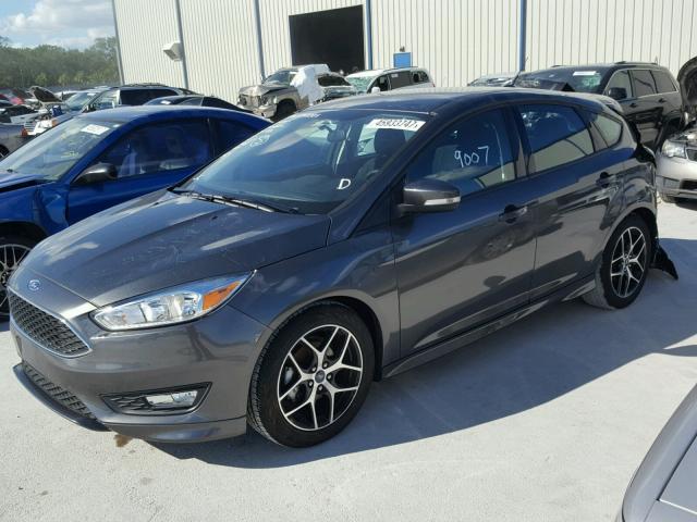 1FADP3K25GL389861 - 2016 FORD FOCUS SE GRAY photo 2