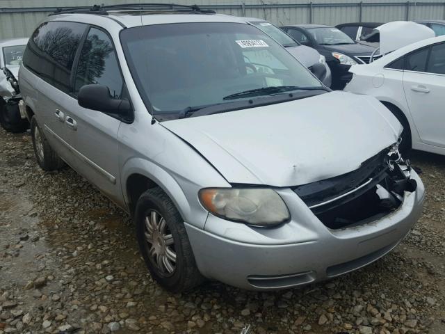 2C4GP54L85R526112 - 2005 CHRYSLER TOWN & COU SILVER photo 1